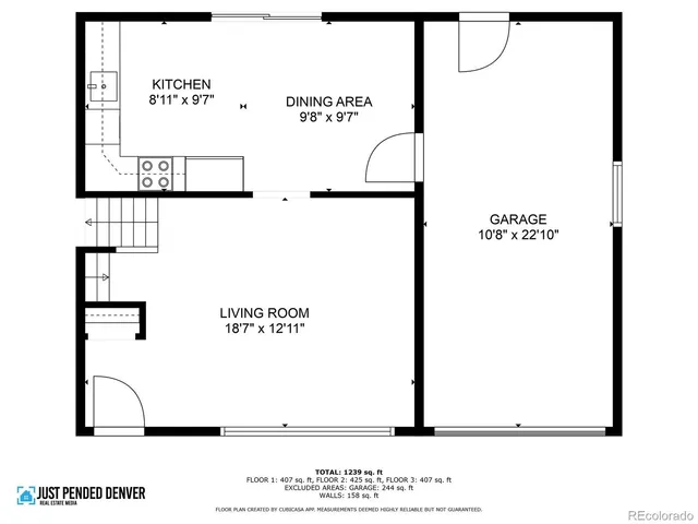 a black and white photo of a living room