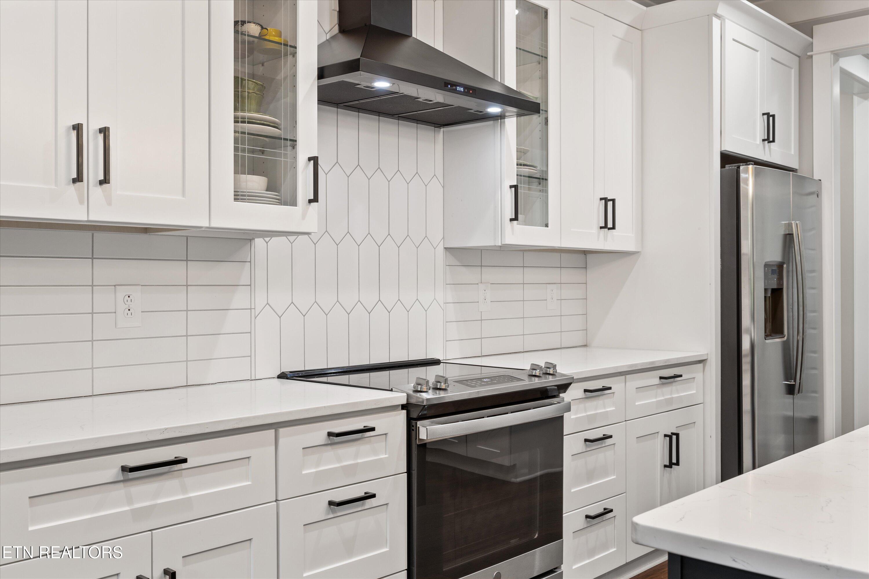 364 Mingo Way Loudon, TN 37774 - Photo 5 of 55 Custom Tile in Kitchen