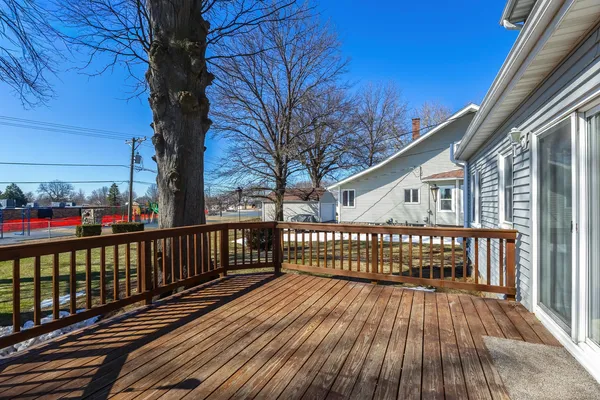 $320,000 | 317 West Le Claire Road, Eldridge, IA 52748