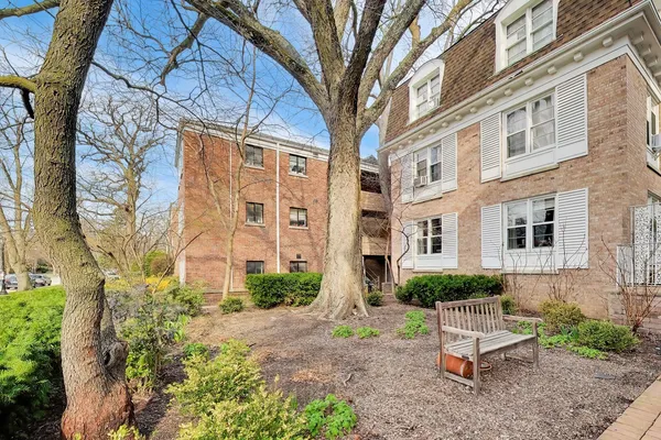 $260,000 | 2201 Central Street, Unit 1, Evanston, IL 60201