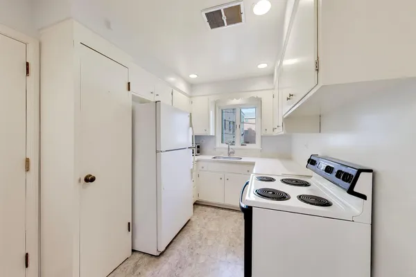 $260,000 | 2201 Central Street, Unit 1, Evanston, IL 60201