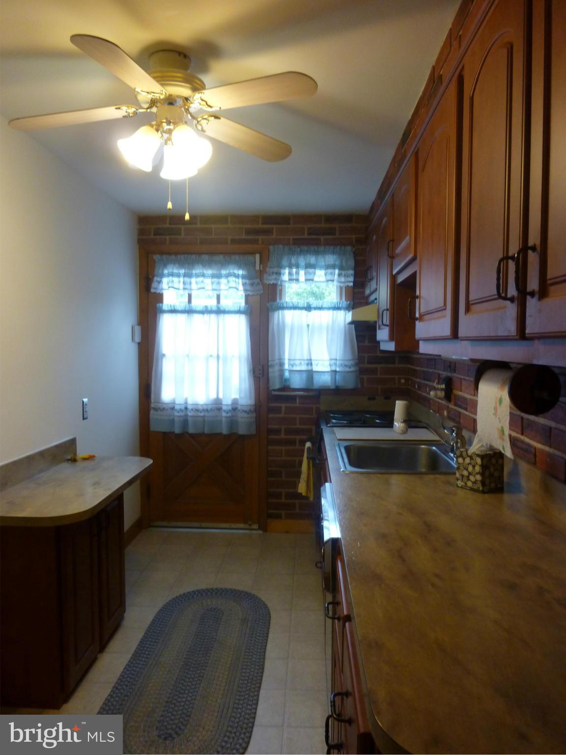 3670 Clarenell Road Baltimore, MD 21229 - Photo 11 of 29 Kitchen