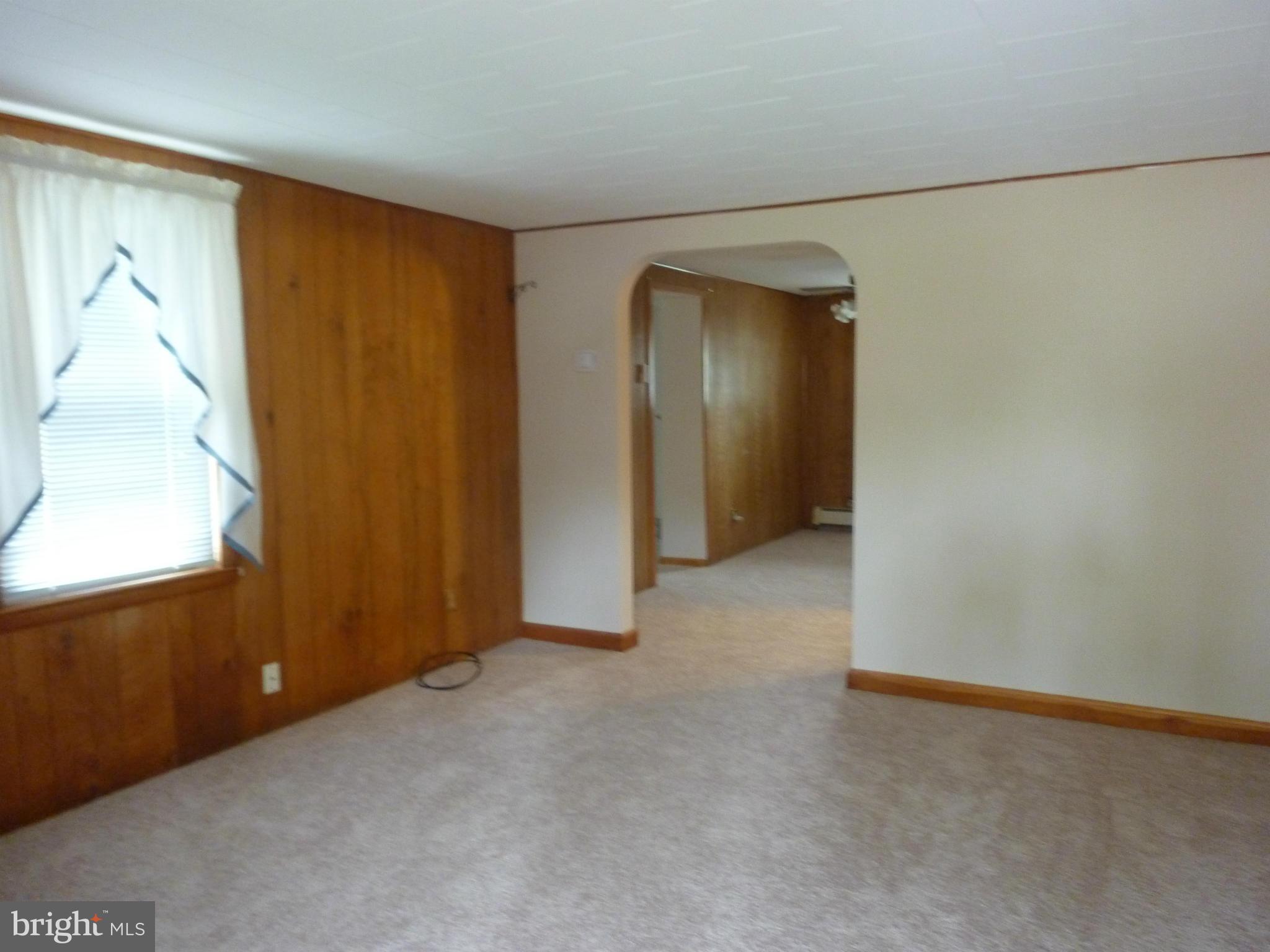 3670 Clarenell Road Baltimore, MD 21229 - Photo 13 of 29 Living Room
