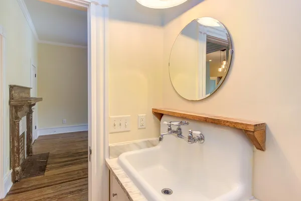 $2,800 | 510 Oakwood Avenue, Durham, NC 27701