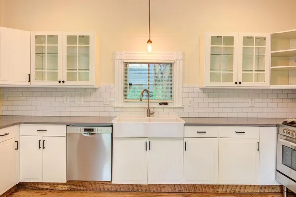 $2,800 | 510 Oakwood Avenue, Durham, NC 27701