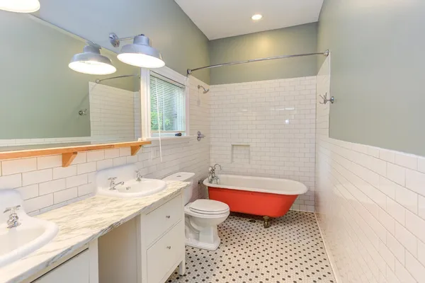 $2,800 | 510 Oakwood Avenue, Durham, NC 27701