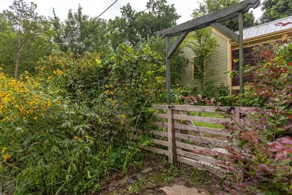 $2,800 | 510 Oakwood Avenue, Durham, NC 27701