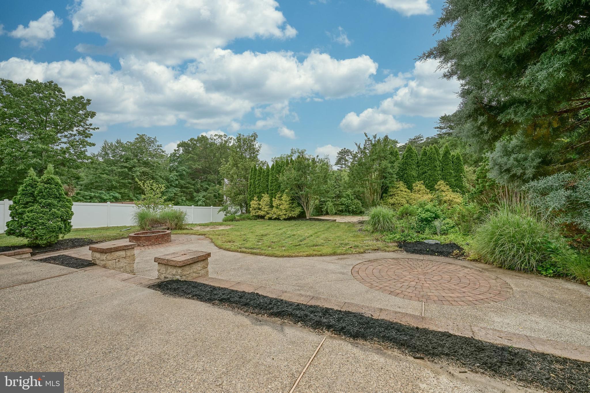 111 Plymouth Road Sicklerville, NJ 08081 - Photo 5 of 56