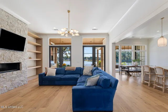 $1,025,000 | 248 Westlake Circle, Madison, MS 39110