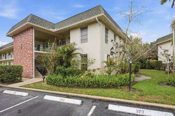$220,000 | 1900 South Kanner Highway, Unit 5107, Stuart, FL 34994