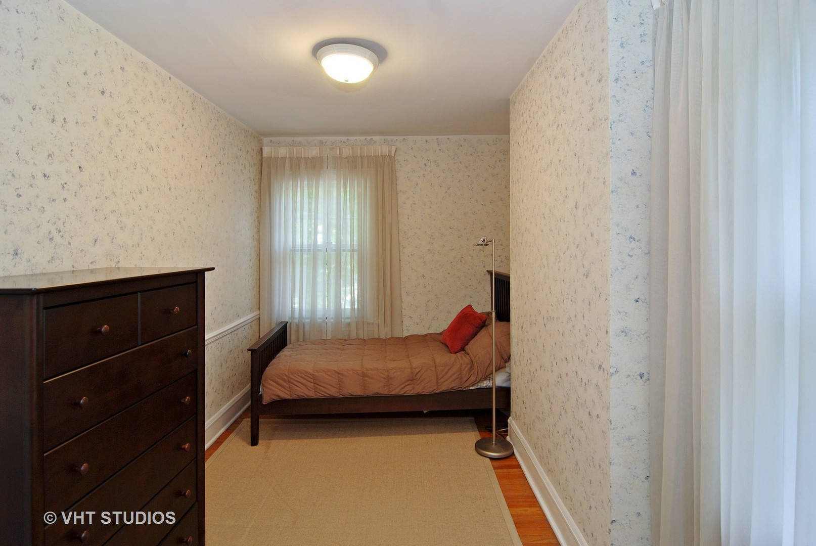315 Northwood Road Riverside, IL 60546 - Photo 10 of 22