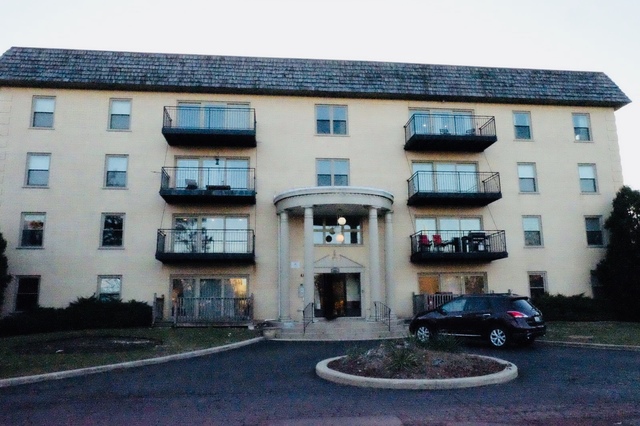9601 Golf Road, Unit 202 Des Plaines, IL 60016 - Photo 1 of 26