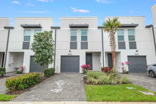 $381,999 | 5657 Mentmore Drive, West Palm Beach, FL 33407