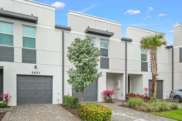 $381,999 | 5657 Mentmore Drive, West Palm Beach, FL 33407