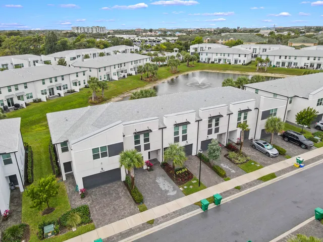 $381,999 | 5657 Mentmore Drive, West Palm Beach, FL 33407