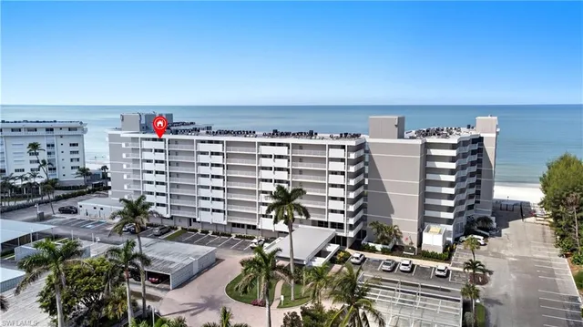 $12,000 | 3443 Gulf Shore Boulevard North, Unit 711, Naples, FL 34103