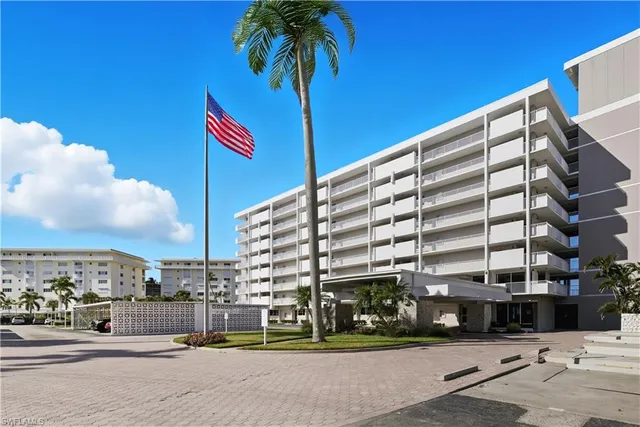 $12,000 | 3443 Gulf Shore Boulevard North, Unit 711, Naples, FL 34103