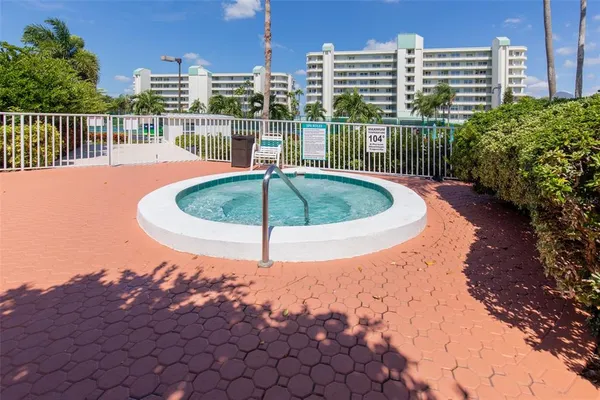 $3,000 | 7979 Sailboat Key Boulevard South, Unit 306, South Pasadena, FL 33707