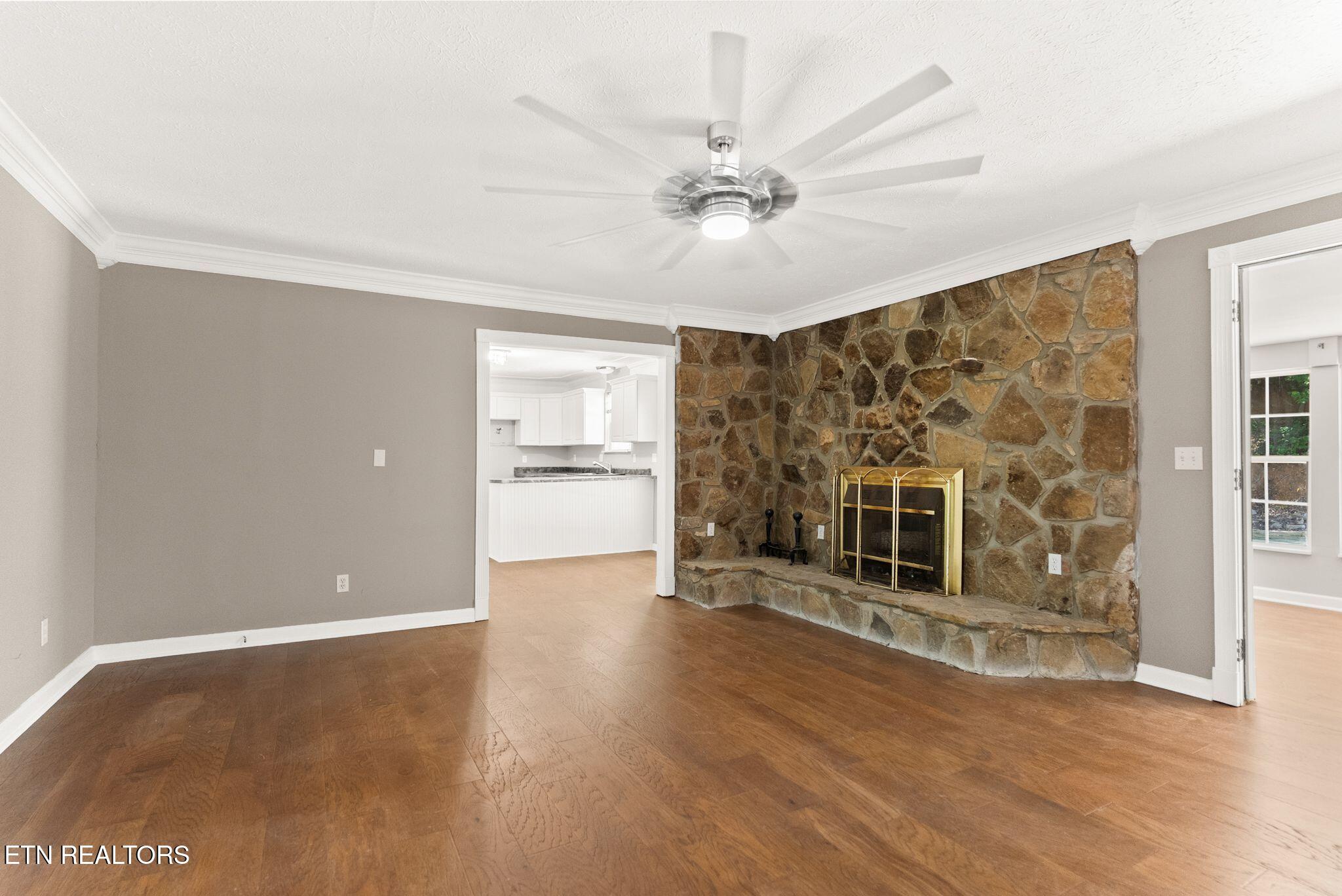 168 Church Road La Follette, TN 37766 - Photo 16 of 54 Living Room