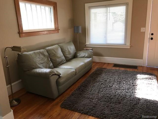 714 Dickinson Street Flint, MI 48504 - Photo 3 of 13