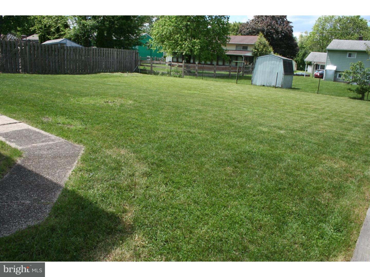 9 Carole Road Newark, DE 19713 - Photo 3 of 17 Exterior Back