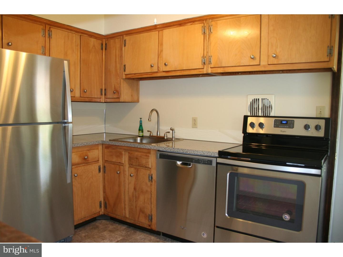 9 Carole Road Newark, DE 19713 - Photo 6 of 17 Kitchen