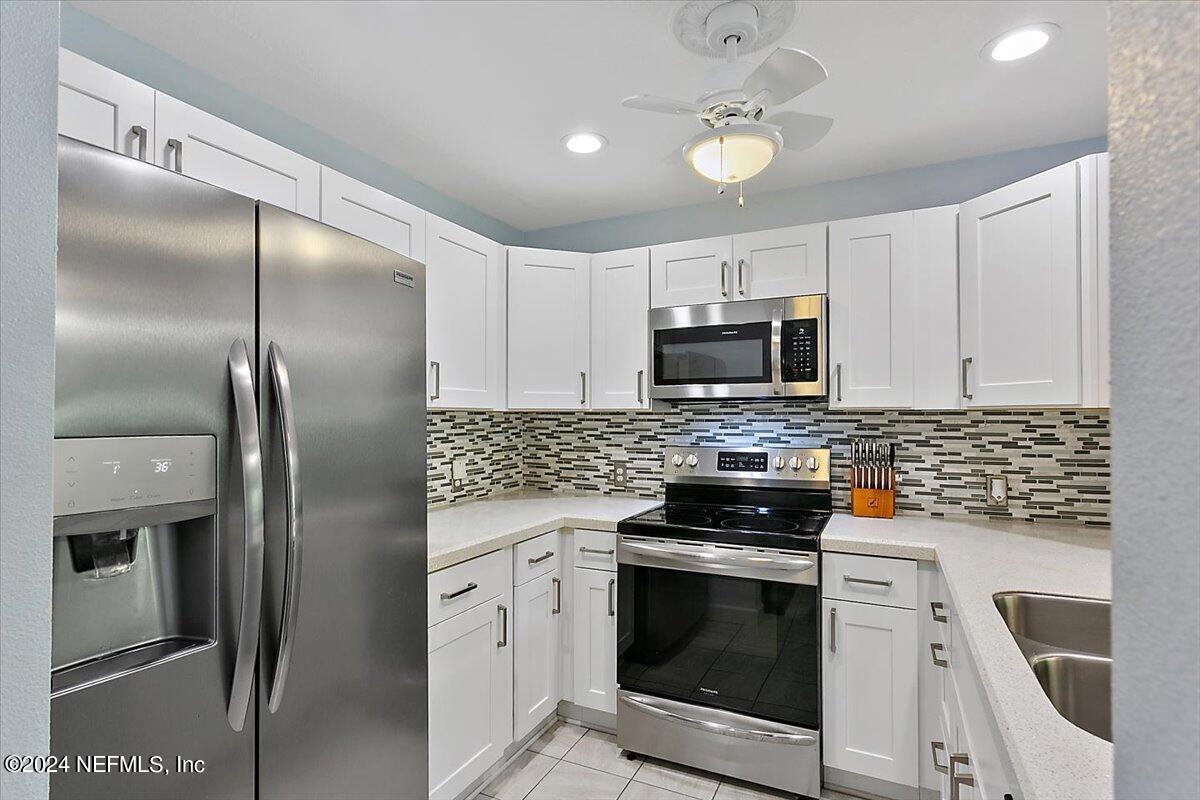 2990 Ravines Road, Unit 1425 Middleburg, FL 32068 - Photo 6 of 15 06-Kitchen