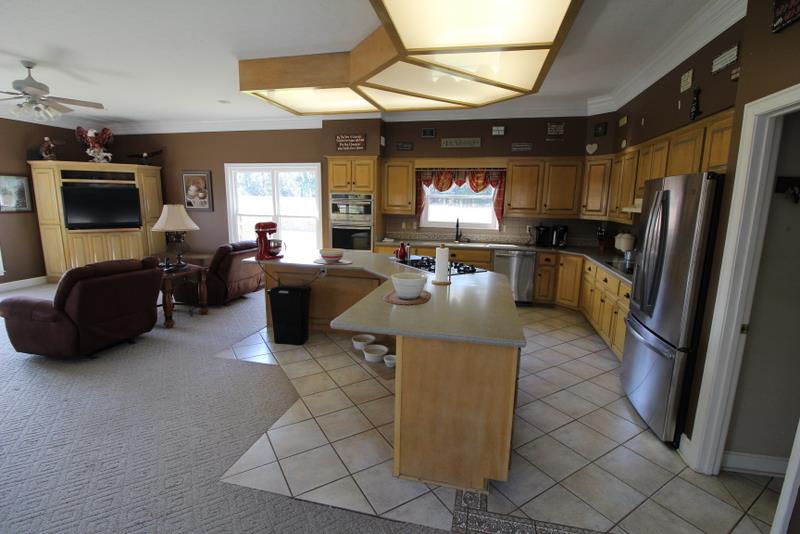 951 York Road Clarksville, TN 37042 - Photo 7 of 29 Kitchen and Great Room