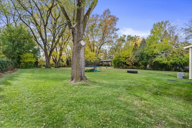 $319,900 | 26892 Iride Drive, Mundelein, IL 60060