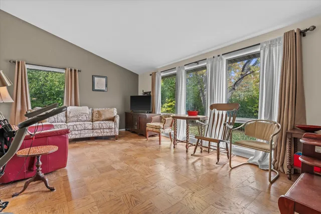 $319,900 | 26892 Iride Drive, Mundelein, IL 60060