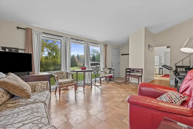 $319,900 | 26892 Iride Drive, Mundelein, IL 60060