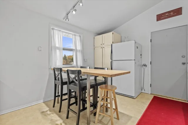 $319,900 | 26892 Iride Drive, Mundelein, IL 60060