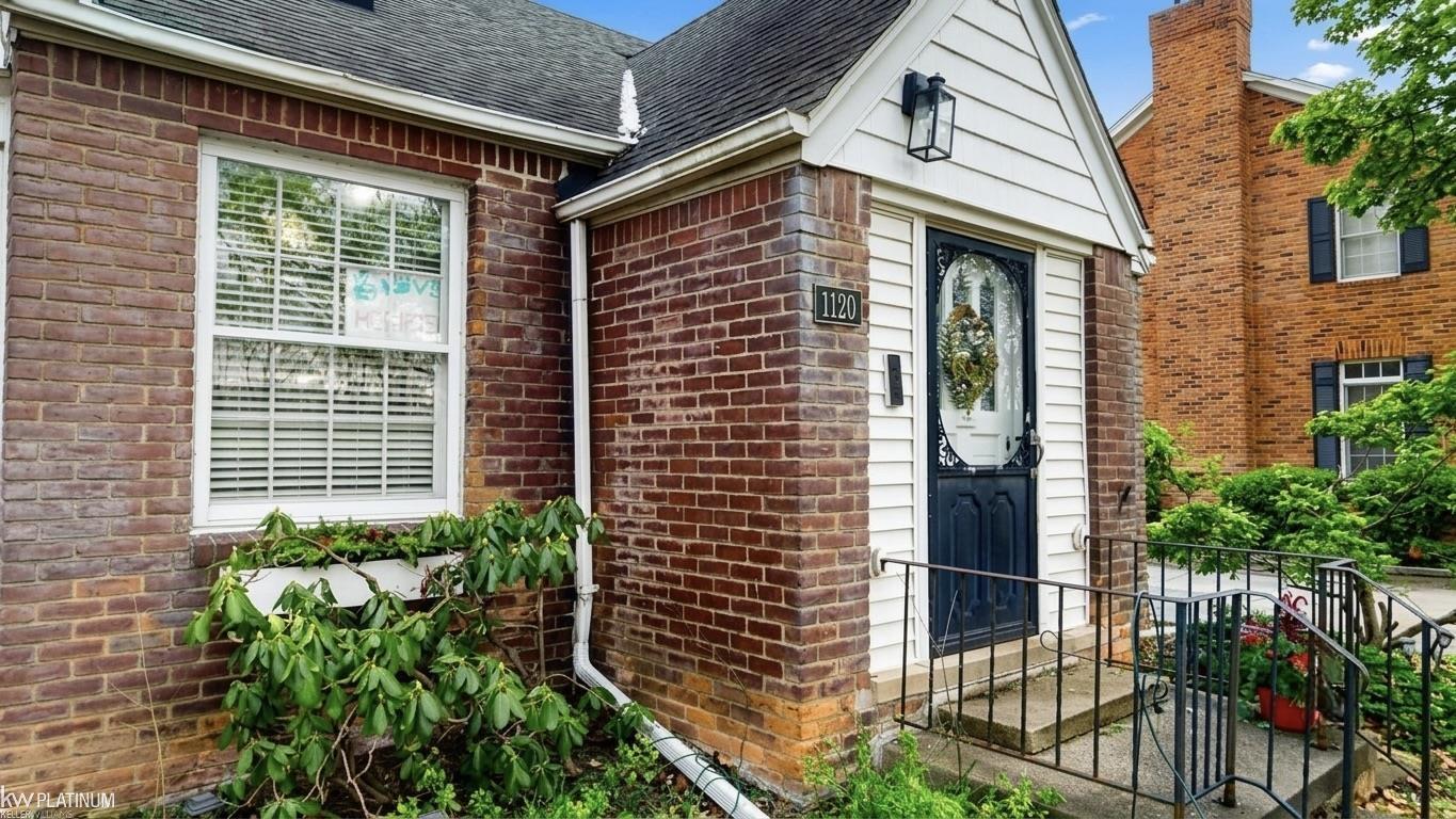 1120 Vernier Road Grosse Pointe Woods, MI 48236 - Photo 3 of 32