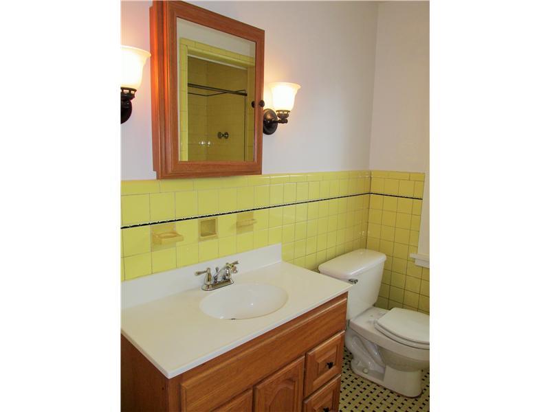 110 Charles Street Butler, PA 16001 - Photo 15 of 21 Master Bath/Spa.