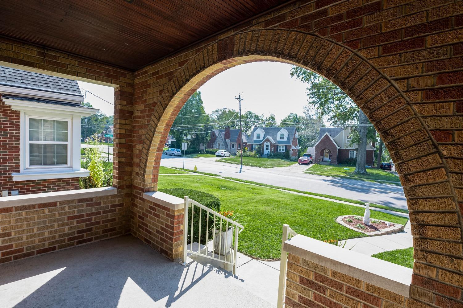 5164 Sidney Road Cincinnati, OH 45238 - Photo 4 of 40