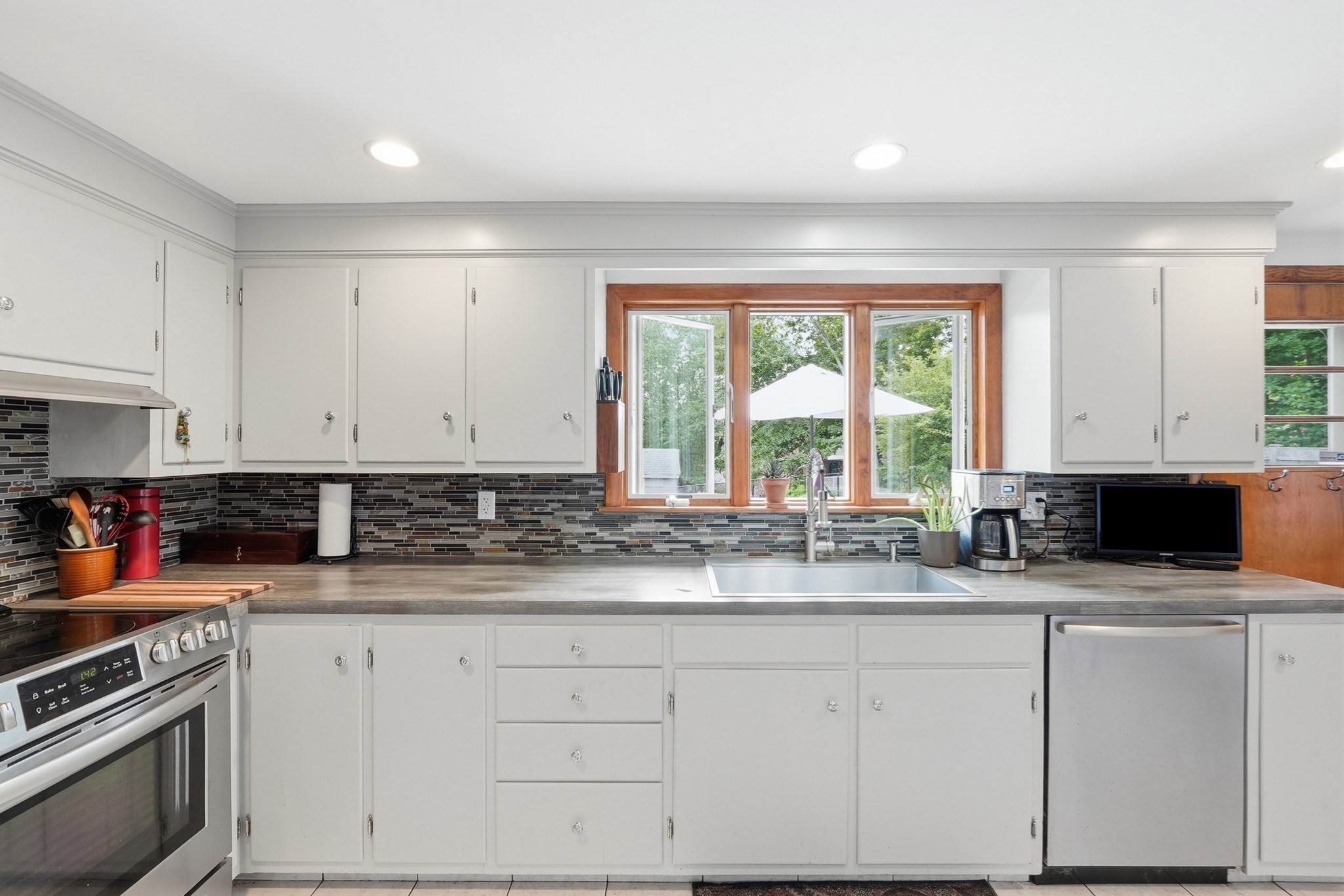 12 Summer Hill Road Maynard, MA 01754 - Photo 21 of 42 Gallery Image 21
