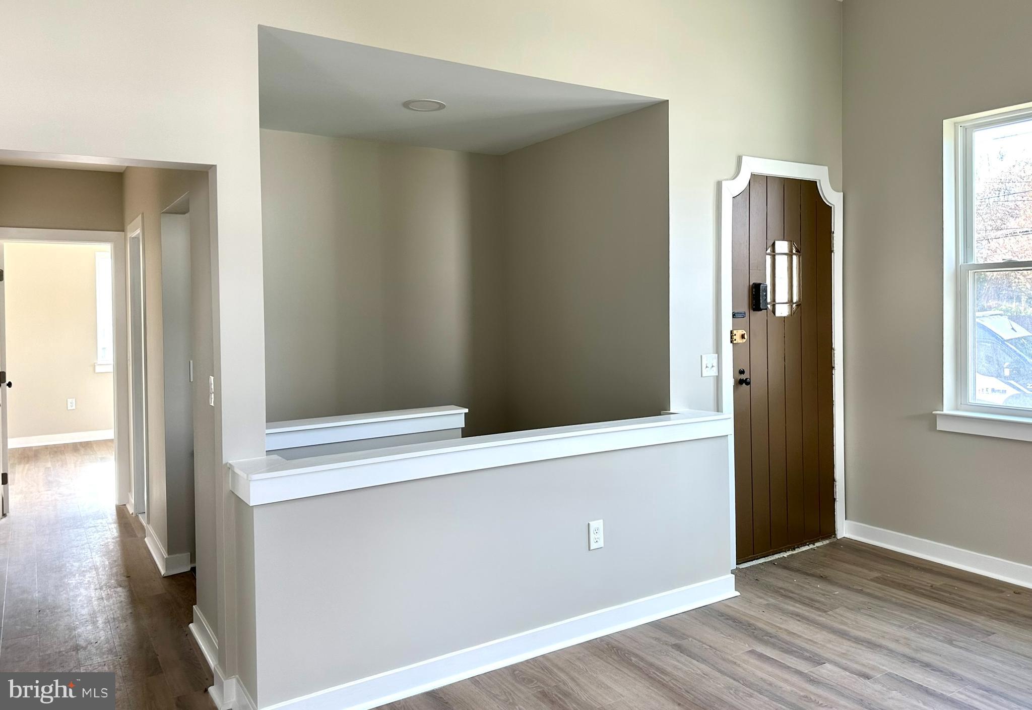 9305 Colesville Road Silver Spring, MD 20901 - Photo 15 of 39 The Formal Entry