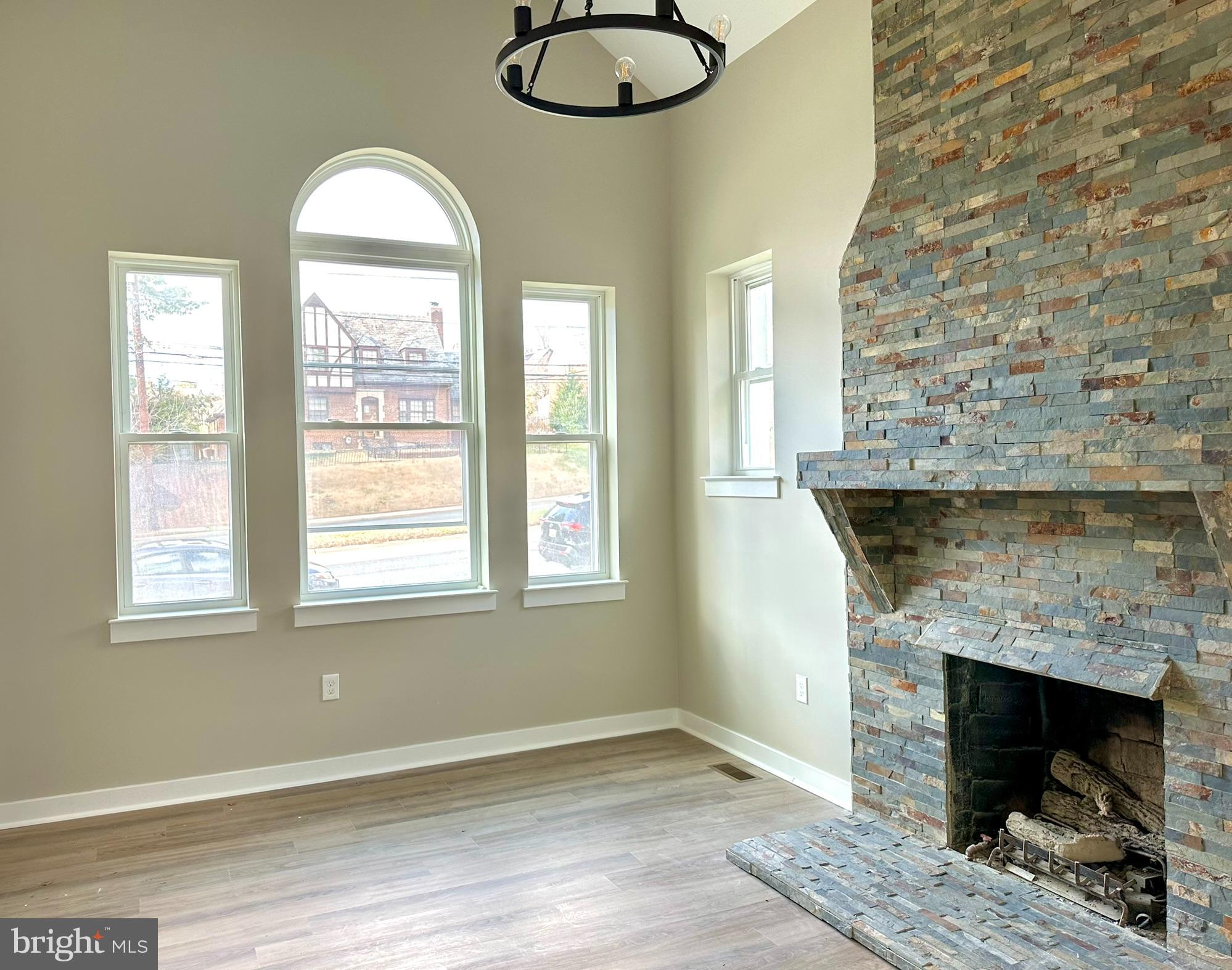 9305 Colesville Road Silver Spring, MD 20901 - Photo 17 of 39 Amazing Natural Light