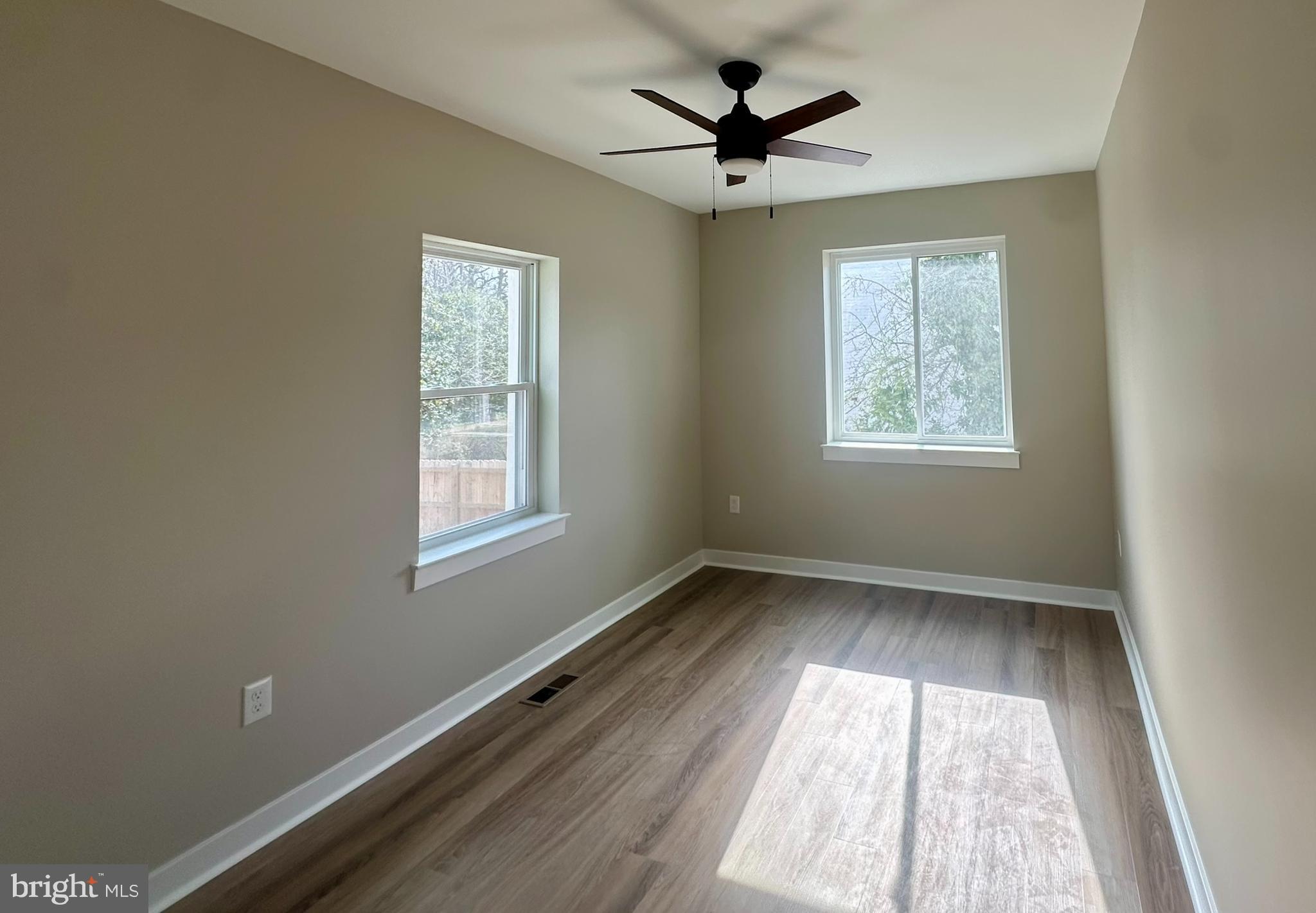 9305 Colesville Road Silver Spring, MD 20901 - Photo 23 of 39 Main Level Living