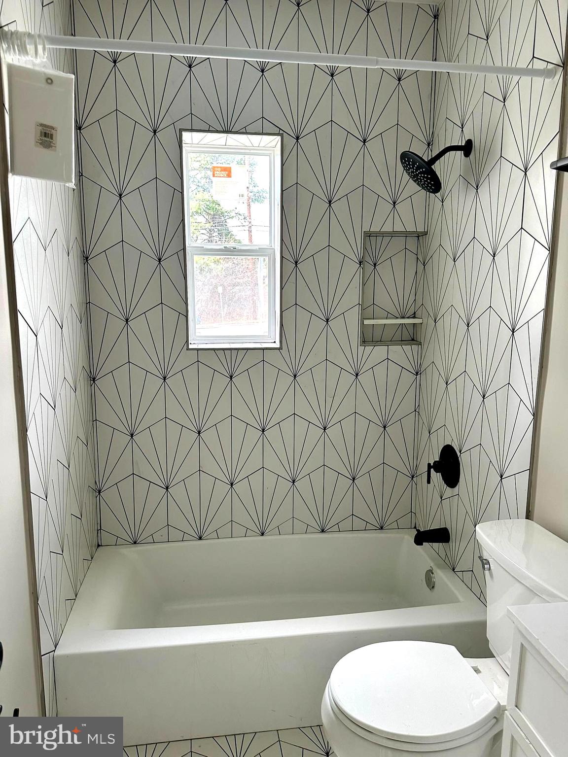 9305 Colesville Road Silver Spring, MD 20901 - Photo 25 of 39 Tub and Shower Combo