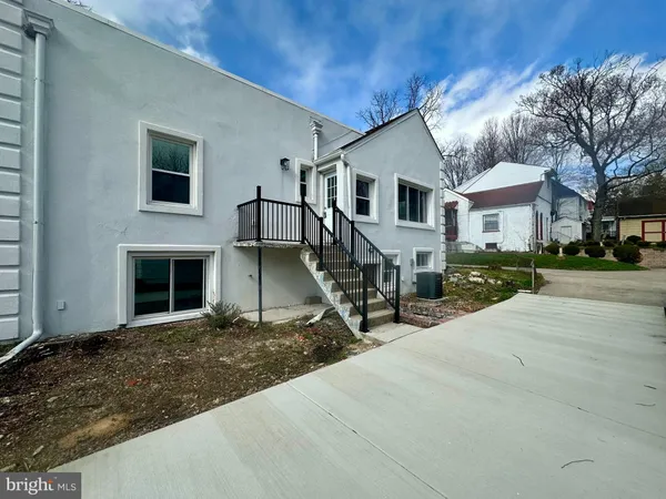 $3,500 | 9305 Colesville Road, Silver Spring, MD 20901