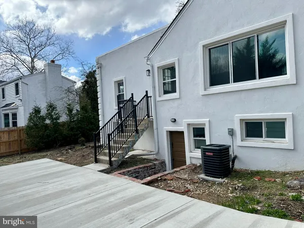 $3,500 | 9305 Colesville Road, Silver Spring, MD 20901