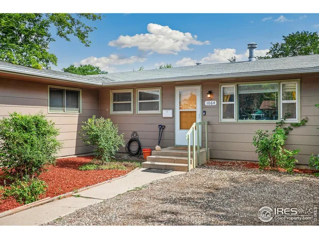 front view of house with a yard