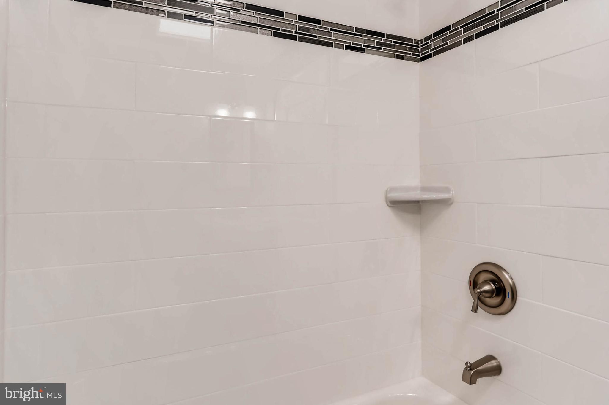 7444 Edsworth Road Baltimore, MD 21222 - Photo 17 of 23 Bath