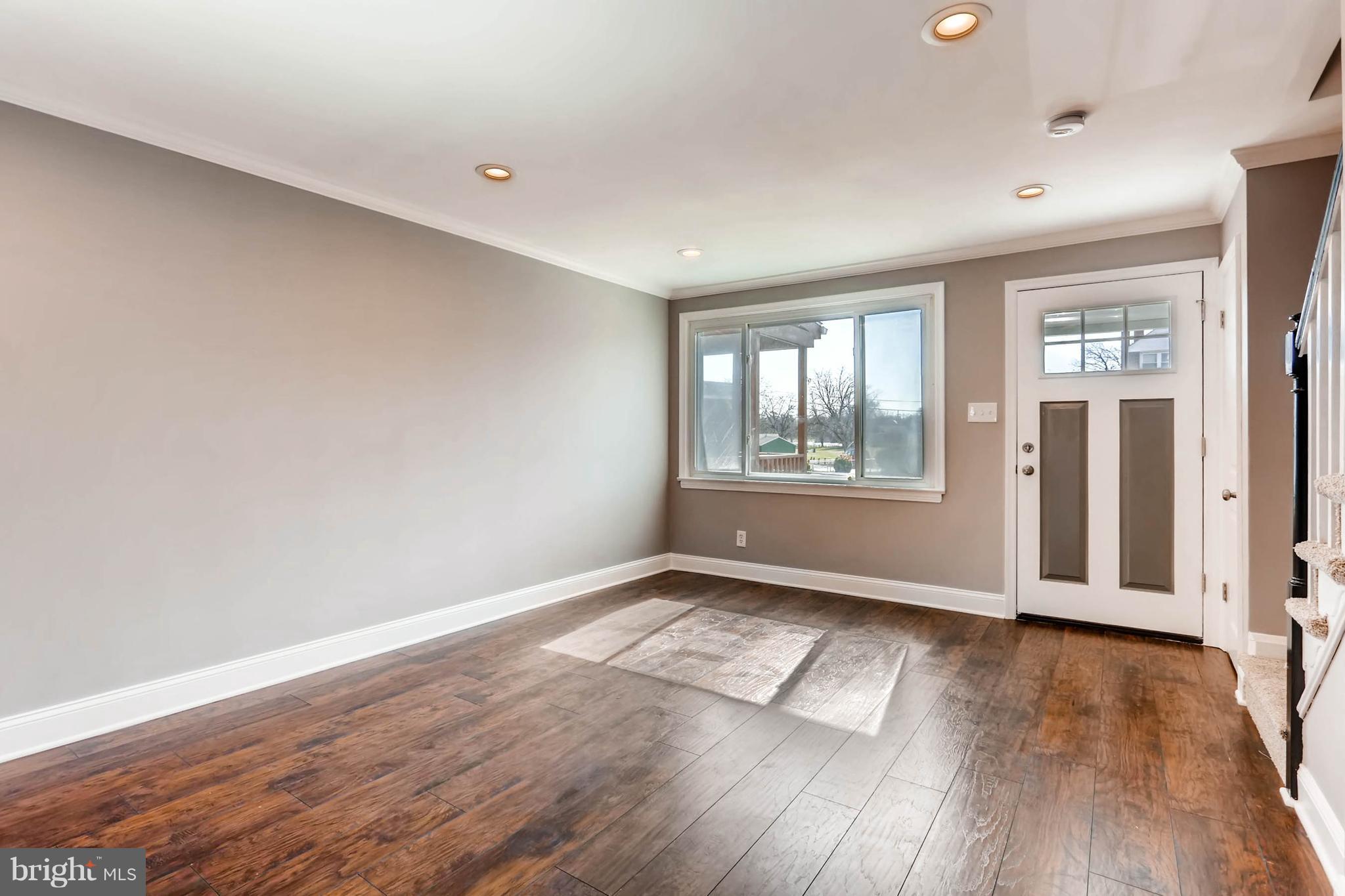 7444 Edsworth Road Baltimore, MD 21222 - Photo 7 of 23 Living Room