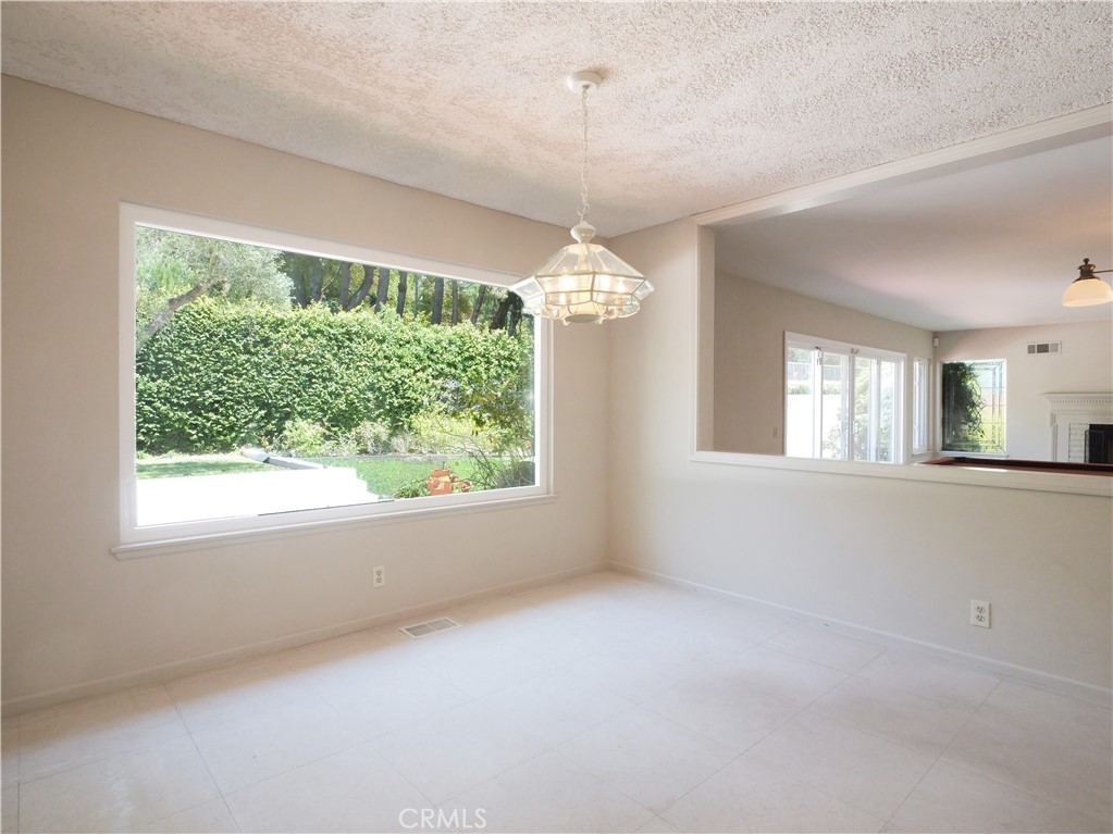 5465 Valley View Road Rancho Palos Verdes, CA 90275 - Photo 15 of 44 Kitchen Eating Area