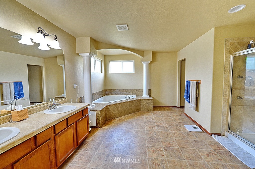 111 197th Street Southwest Bothell, WA 98012 - Photo 12 of 21