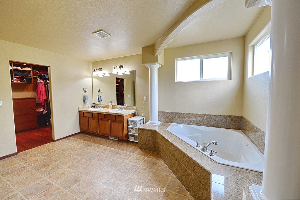 111 197th Street Southwest Bothell, WA 98012 - Photo 14 of 21