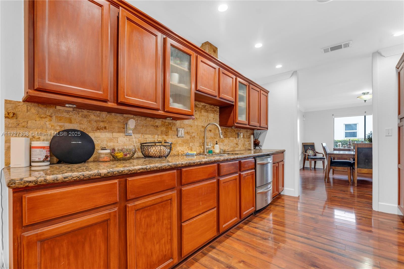 8301 Dundee Terrace Miami Lakes, FL 33016 - Photo 13 of 60 Gallery Image 13