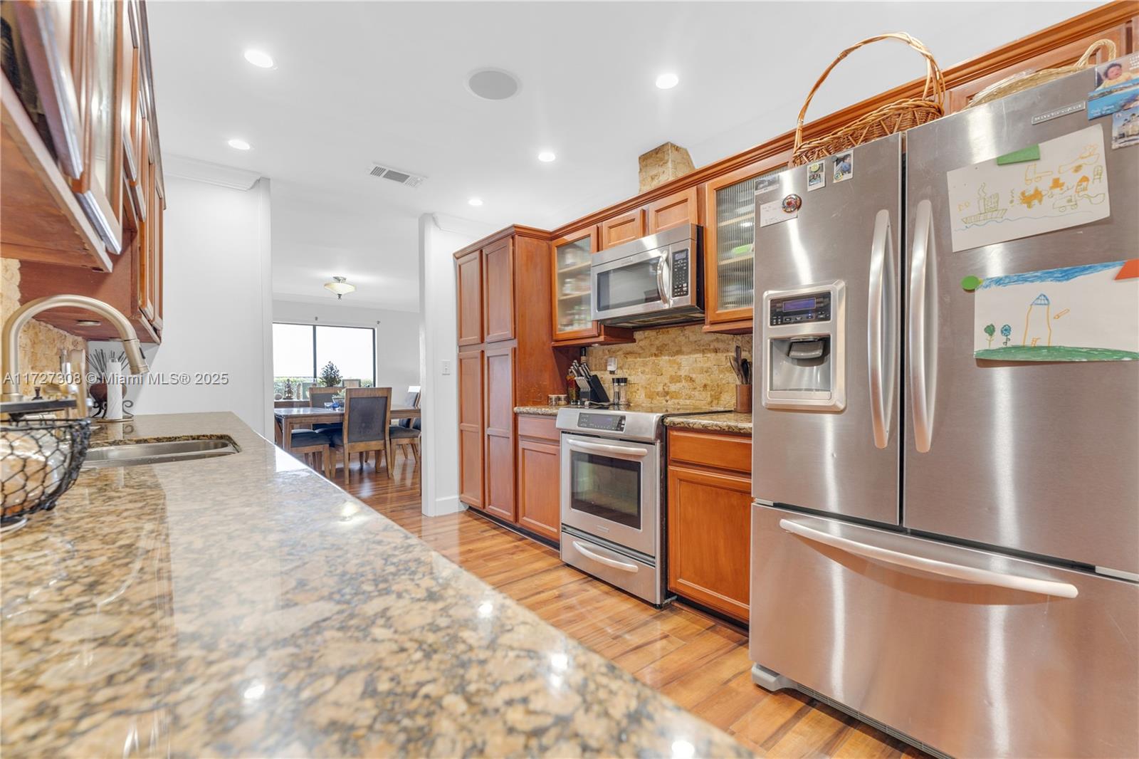 8301 Dundee Terrace Miami Lakes, FL 33016 - Photo 14 of 60 Gallery Image 14